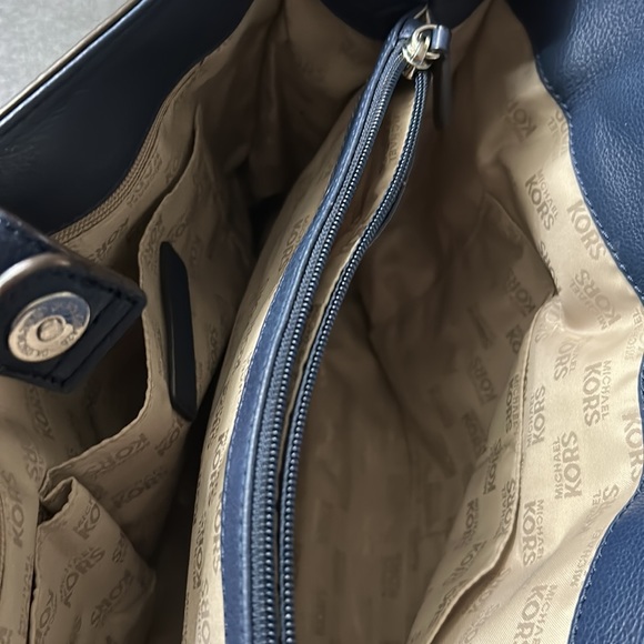 Michael Kors Blue Hamilton Shoulder Bag - Picture 8 of 16